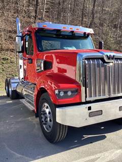 Western Star 49X Day Cab Truck - Detroit 600HP, 18 Speed Manual