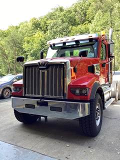 Western Star 49X Tri Axle Day Cab Truck - Cummins 565HP, 18 Speed Manual