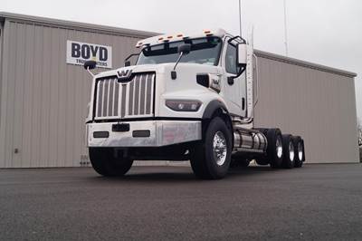 Western Star 49X Tri Axle Day Cab Truck - Cummins 565HP, 18 Speed Freedom Line Manual