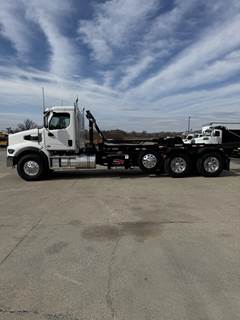 Western Star 49X Tri Axle Roll Off Truck - Detroit, 525HP, 12 Speed Dt12 Amt