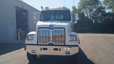 Western Star 4700 Rollback Tow Truck - Detroit, 470HP