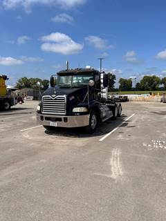 2006 Mack Vision Day Cab Truck