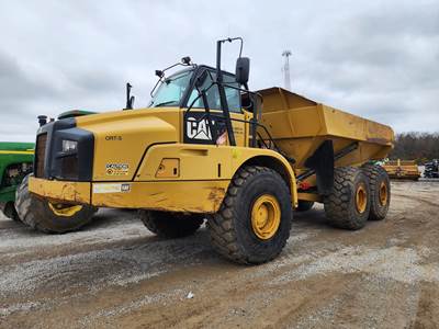 2014 Caterpillar 740B Off-Highway Truck