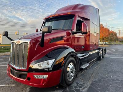 2023 Peterbilt 579 Sleeper Semi Truck