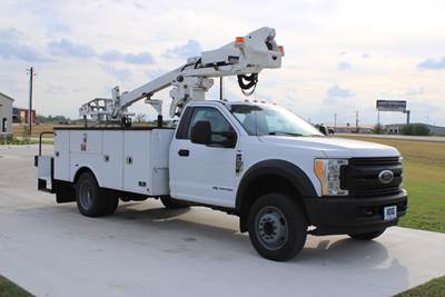 2017 Ford F-550 / Altec AT235P - Bucket Truck