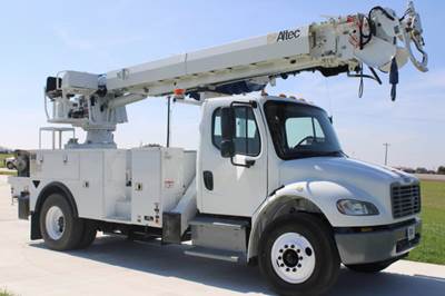 2018 Freightliner M2 / Altec DM47B-TR - Digger Derrick