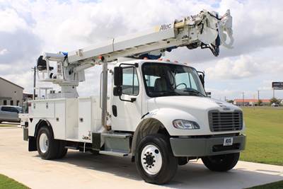 2018 Freightliner M2 4x4 / Altec DM47B-TR - Digger Derrick