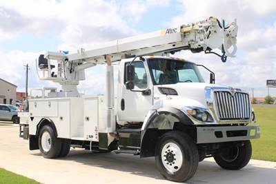 2021 International HV507 4x4 / Altec DM47B-TR - Digger Derrick