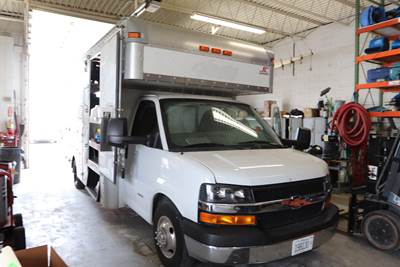 2012 Chevrolet Express Box Truck with PRO-1200 Carpet Cleaning Unit