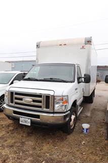 2016 Ford Econoline Box Truck