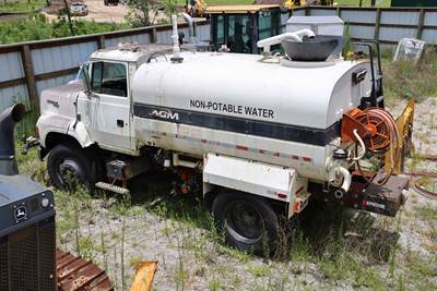 1994 Ford LA9000 Water Truck