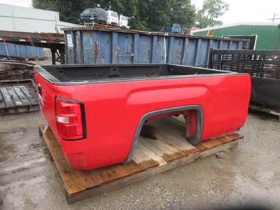 Red 8 ft Single rear wheel 2016 Gmc Sierra bed