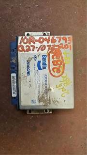 Bendix K098916R000 ABS Control Module for a 2015 Peterbilt 579