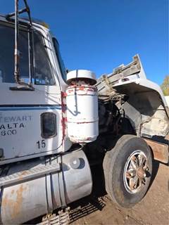 GMC GENERAL Right Air Cleaner / Air Filter Housing