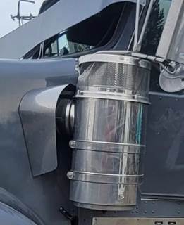 Kenworth W900 Left Air Cleaner / Air Filter Housing