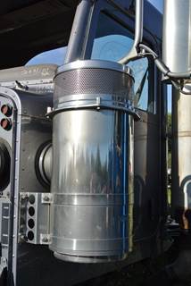 Peterbilt 379 Left Air Cleaner / Air Filter Housing