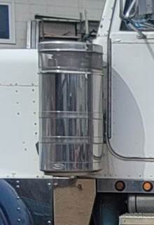 Peterbilt 379 Left Air Cleaner / Air Filter Housing