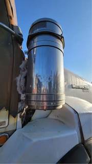 Western Star 4900SA Right Air Cleaner / Air Filter Housing for a 2013 Western Star 4900 SA
