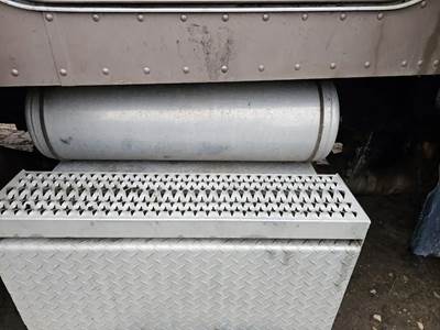 Peterbilt 379 Air Tank