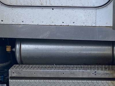 Peterbilt 388 Air Tank