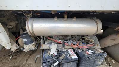 Peterbilt 389 Air Tank