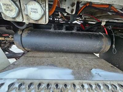 Peterbilt 579 Air Tank