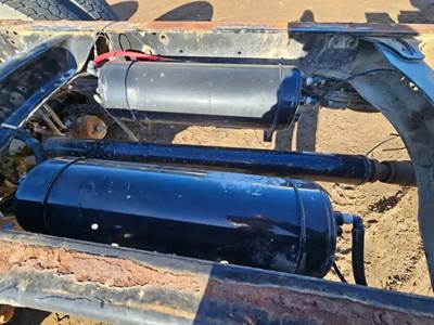 Sterling L7500 Air Tank