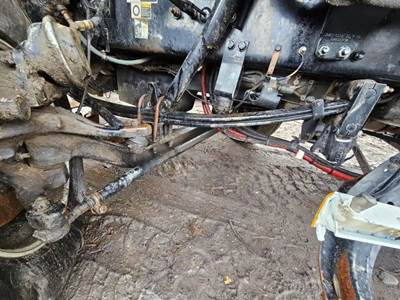 Dana-Spicer Front Axle Assembly for a 2022 Kenworth T880