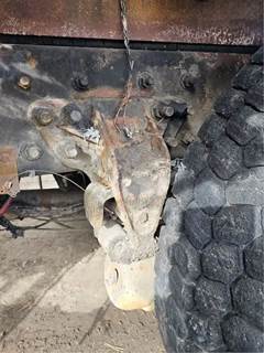 Dana-Spicer Front Axle Assembly for a 2011 Ford F-750