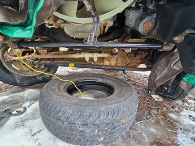 Dana-Spicer Front Axle Assembly for a 2012 Ram 5500 Chassis