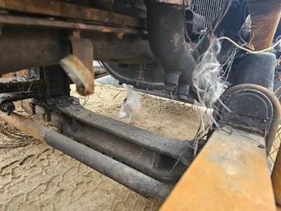 Eaton DSH40 Front Axle Assembly for a 2006 Kenworth W900