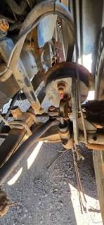 Eaton DSP40 Front Axle Assembly for a 2010 Freightliner Cascadia 125