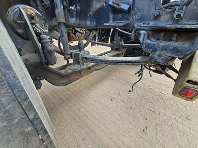 Mercedes-Benz art-40 Front Axle Assembly for a 2013 Freightliner Cascadia 125