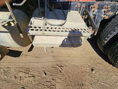 Freightliner FLD112 Battery Box