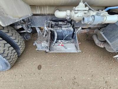 International DuraStar 4300 Battery Box