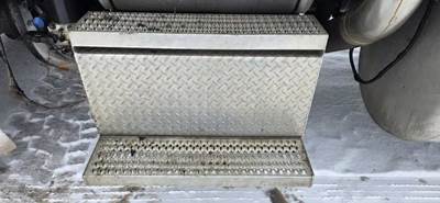 Peterbilt 379 Battery Box