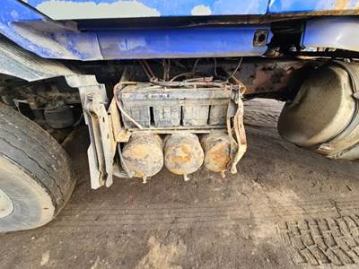 Volvo VNL Battery Box