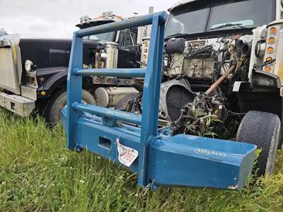 Western Star 4900SA Bumper Guard for a 2006 Western Star 4900 SA