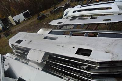 Freightliner FLD120 Classic Front Bumper for a 1984 Freightliner CLASSIC