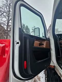 Freightliner Cascadia 126 Cab Assembly