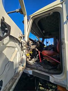 Mack Pinnacle CXU613 Cab Assembly for a 2015 Mack CXU613