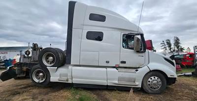 Volvo VNL Cab Assembly
