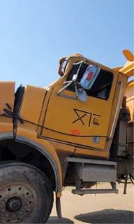 Western Star 4900SA Cab Assembly for a 2004 Western Star 4900 SA