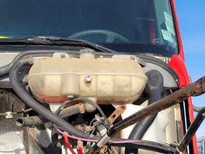 Freightliner Columbia 120 Coolant Reservoir