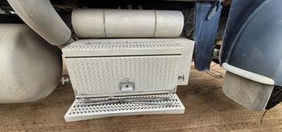 Peterbilt 388 DEF Tank