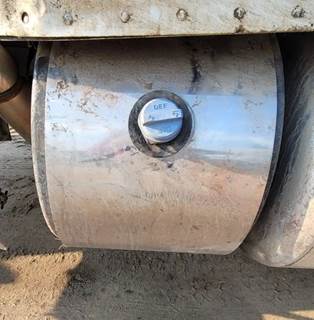Peterbilt 389 DEF Tank