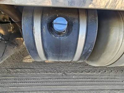 Peterbilt 389 DEF Tank