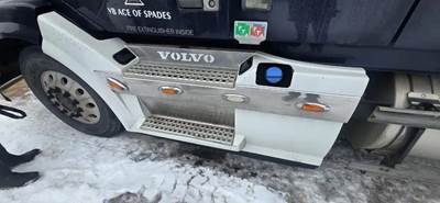 Volvo VNL DEF Tank
