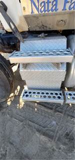 Western Star 4900FA DEF Tank for a 2020 Western Star 4900 FA