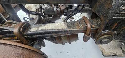 Eaton DD404 Front Differential for a 2004 Peterbilt 379